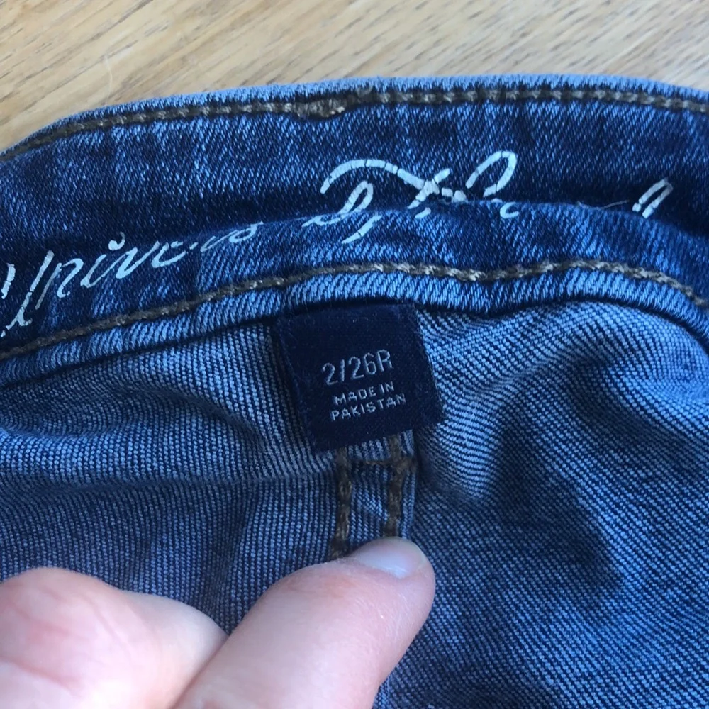 Universal Thread - Picture 2 of 3